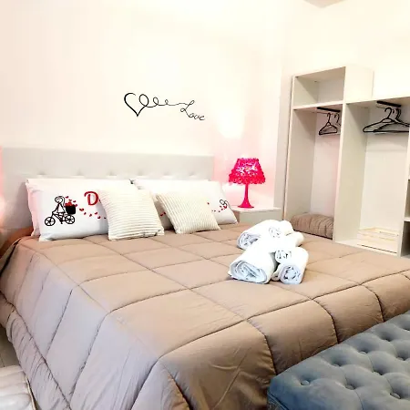 Deluxe Alba アパート