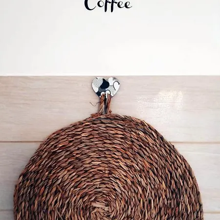 Deluxe Alba アパート